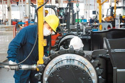挖掘機變忙釋放積極信號，工程機械行業迎來復蘇新機